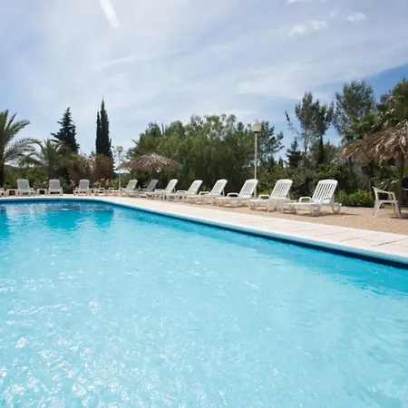 Nieves Is A Beautiful Set In A Rural Location Yet It Is Still Only A 5 Minute Drive From And San Rafael Σαν Αντόνιο